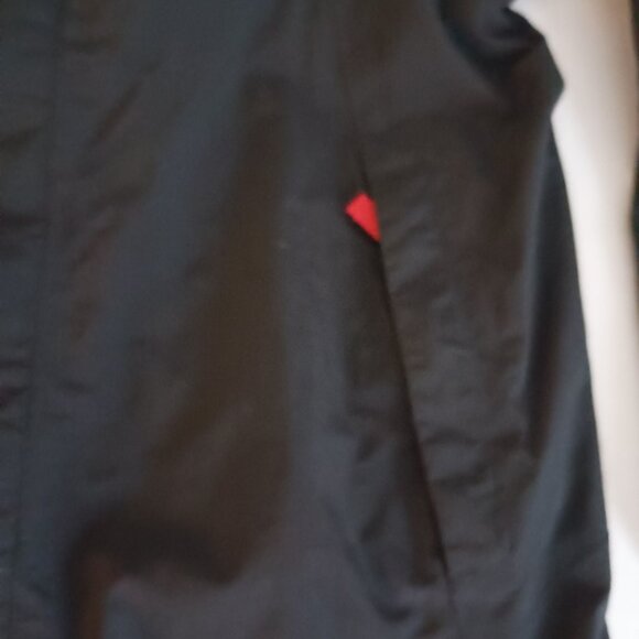 The North Face Outer Shell of the HyVent Black Full-Zip Jacket Youth 14/16 - Picture 5 of 16